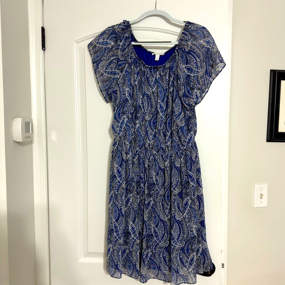 Gorgeous blue paisley dress size 14 perfect for spring showers